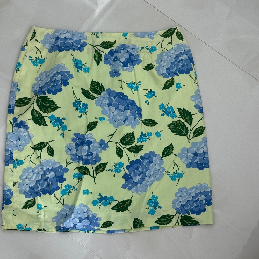 Talbots Pastel Floral Petite Skirt in Yellow, Blue and Green 19” like new